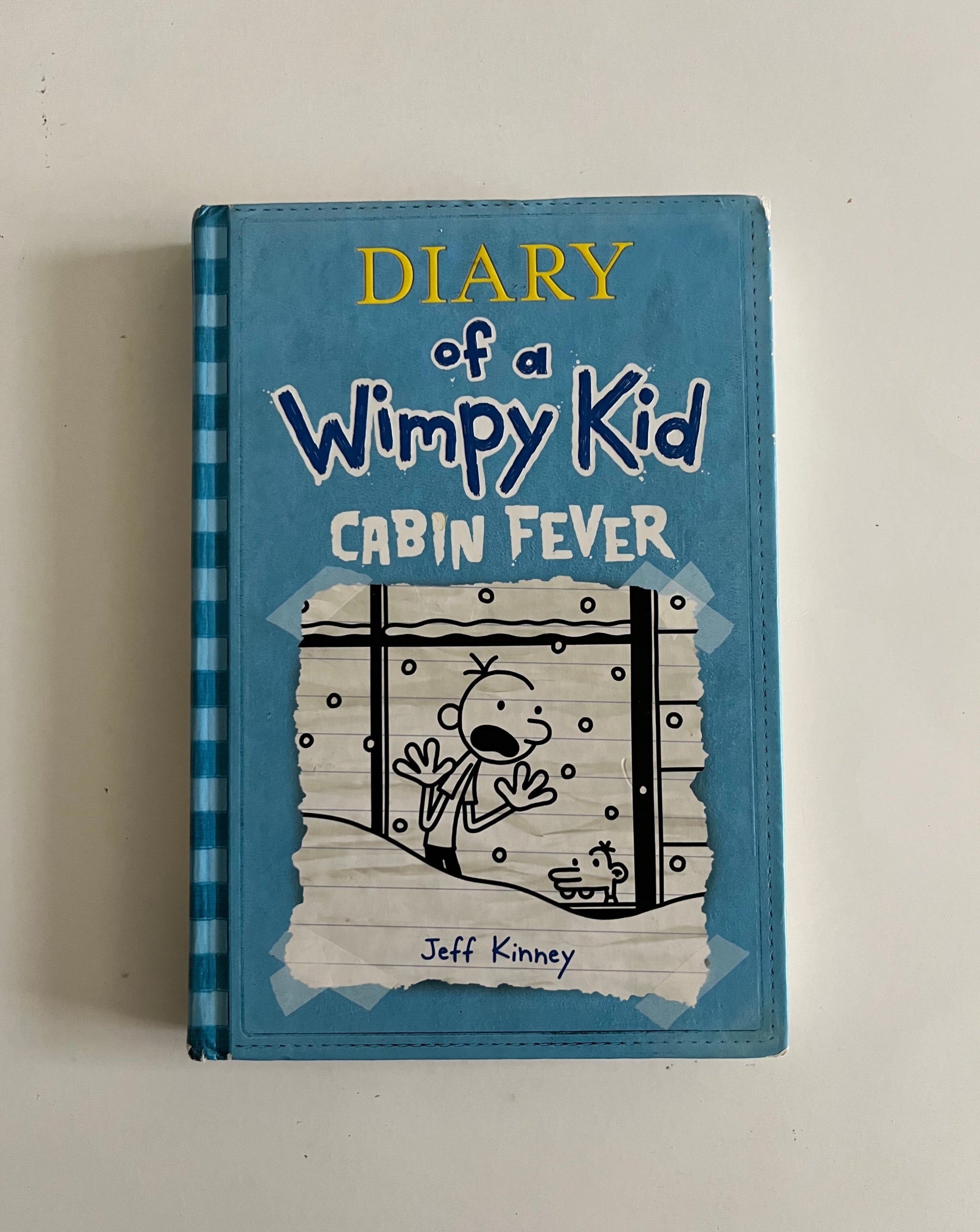 Diary of a Wimpy Kid - Cabin Fever by Jeffy Kinney (Book in Hebrew) 